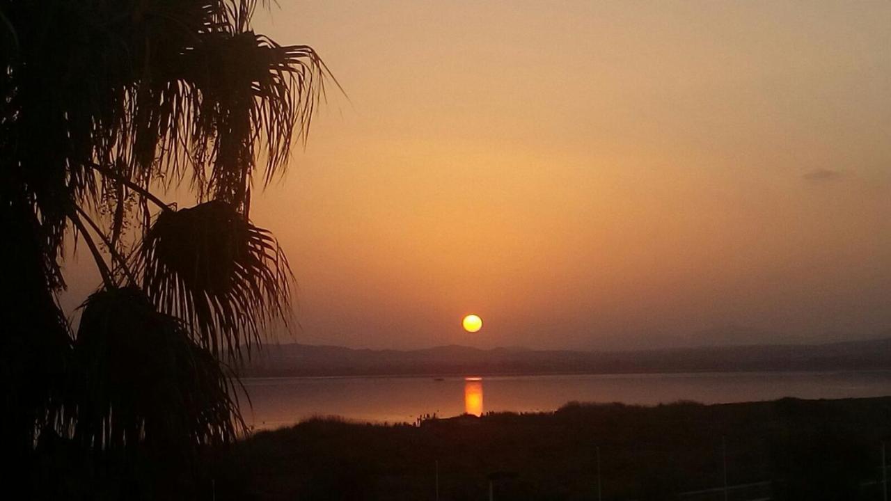 BNB Casa Frente Al Lago Rosa Torrevieja Exterior foto